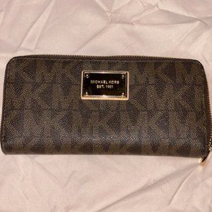 Michael kors wallet